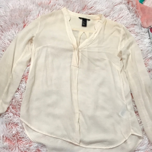 H&M Tops - Long sleeve button up blouse
